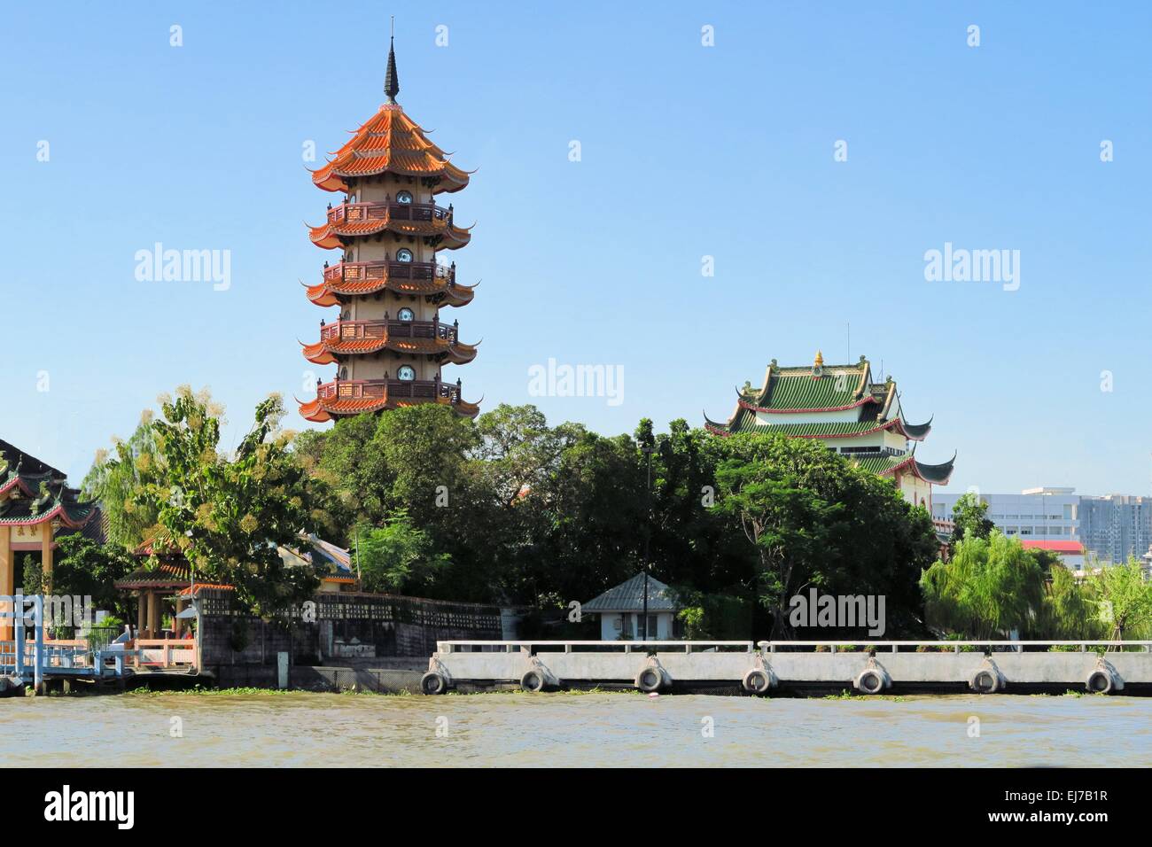 La pagoda cinese presso il fiume Chao Phraya, Bangkok, Thailandia Foto Stock