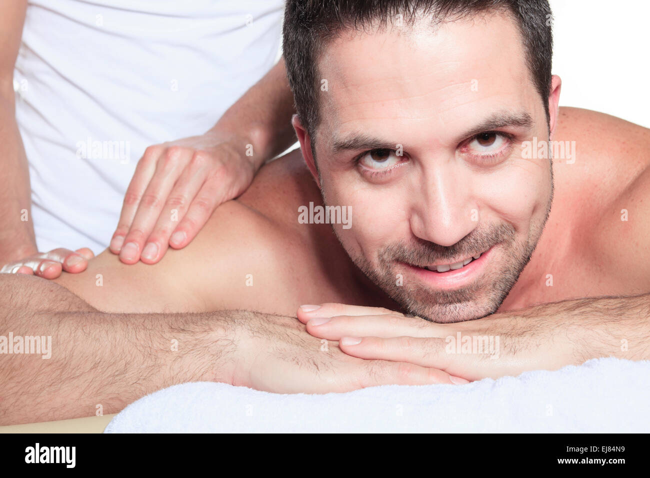 L'uomo riceve il massaggio Shiatsu da un professionista Foto Stock