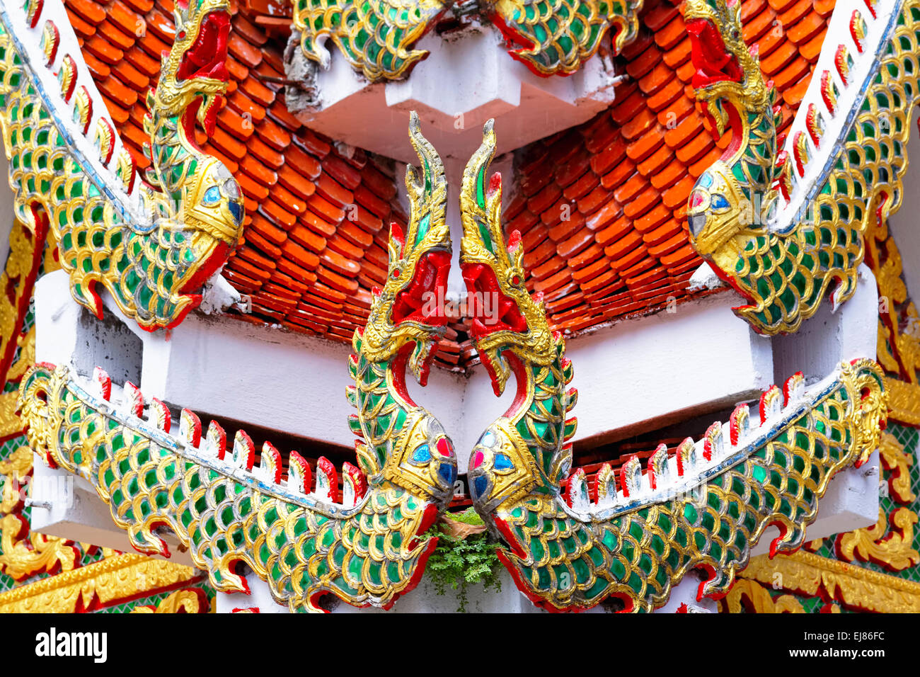 Antico tempio in provincia di Lampang,la Thailandia è chiamato Wat Chedi sezionatrice Foto Stock