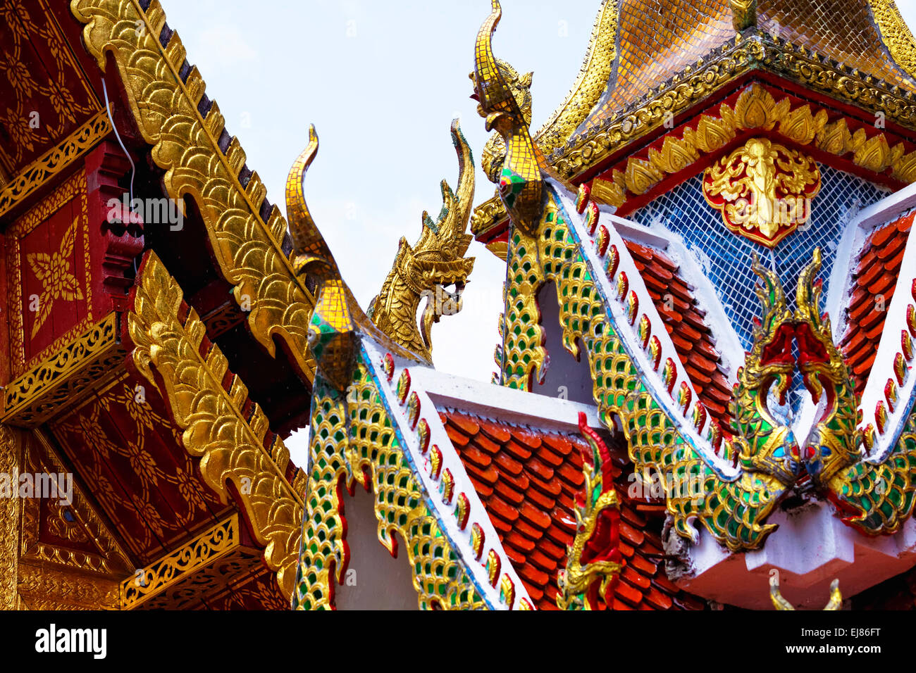 Antico tempio in provincia di Lampang,la Thailandia è chiamato Wat Chedi sezionatrice Foto Stock