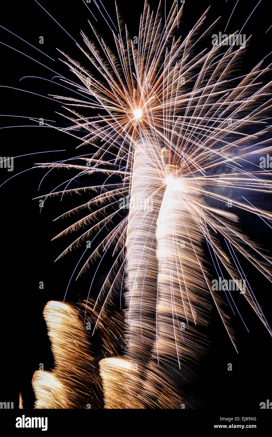 Honolulu, Hawaii, Stati Uniti d'America. 20 Mar, 2015. Bellissimi i fuochi d'artificio in Waikiki, Honolulu Oahu, Hawaii. Foto Stock