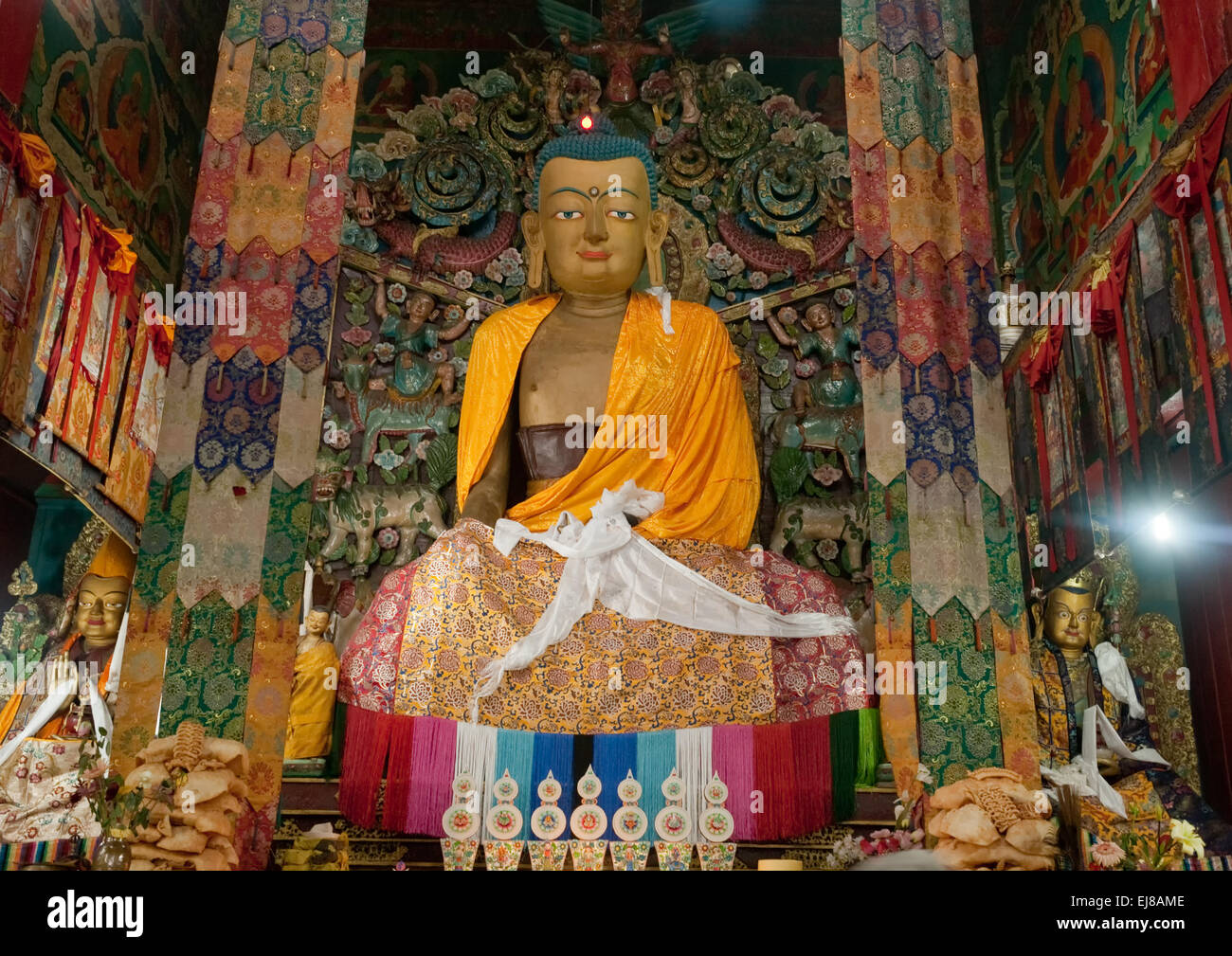15-piedi alto statua di 'Maitreya Buddha' (prossimo Buddha nel Ghum monasteryy. Foto Stock