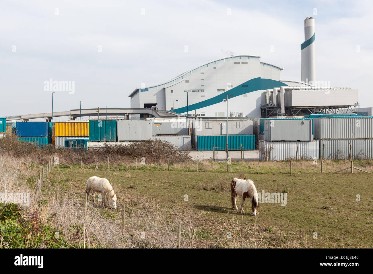 Belvedere energia-da-inceneritore di rifiuti, Erith paludi, il fiume Tamigi, Bexley, Kent, Inghilterra Foto Stock