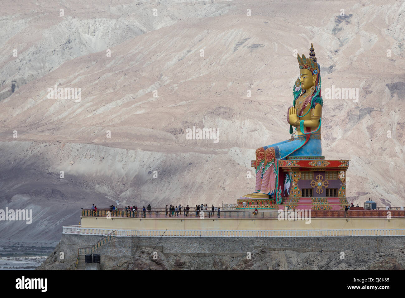 Maitreya Buddha statua vicino monastero Diskit Foto Stock