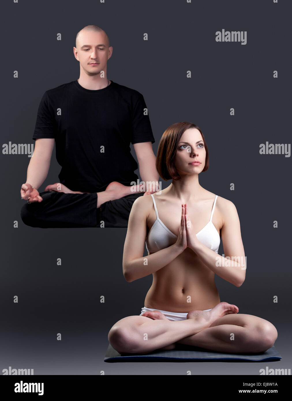 Immagine di uomo levita durante lo yoga Foto Stock