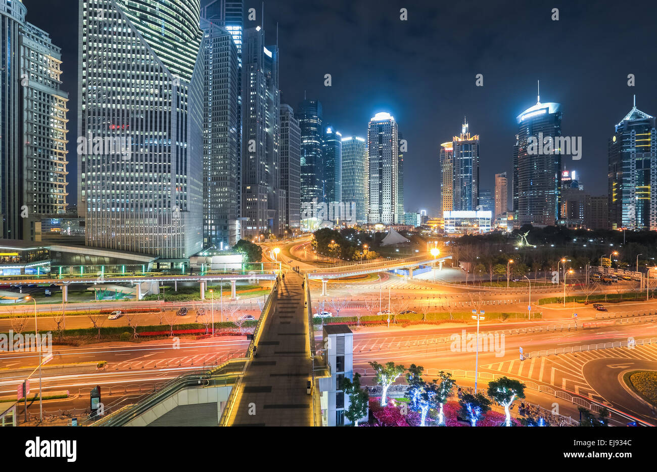 Bella shanghai centro finanziario di notte Foto Stock