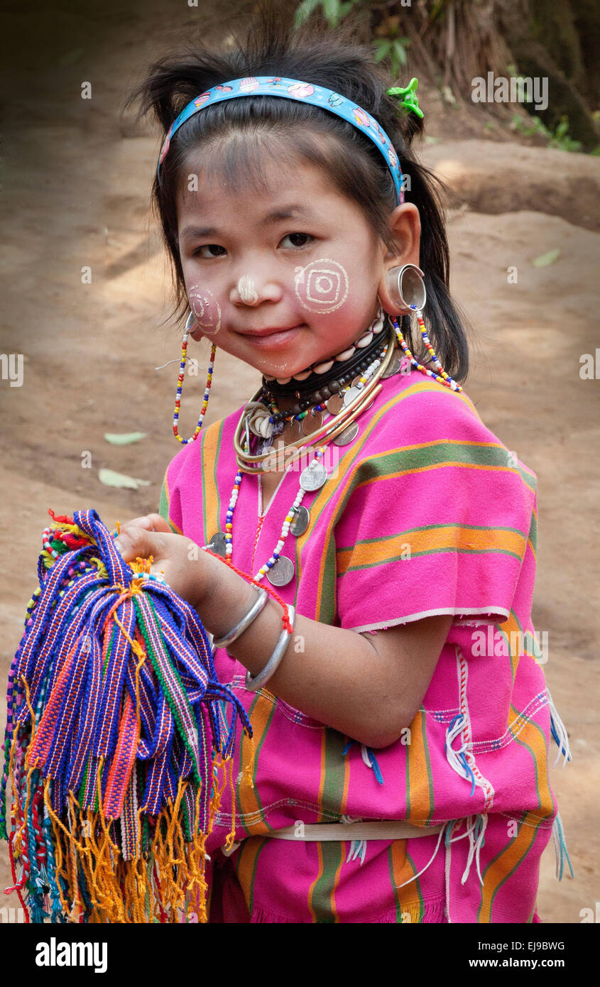 I giovani della tribù della collina ragazza, a nord della Thailandia - Myanmar confini Foto Stock
