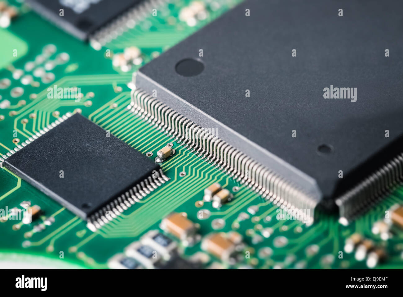 Processore con scheda di circuito elettronico closeup Foto Stock