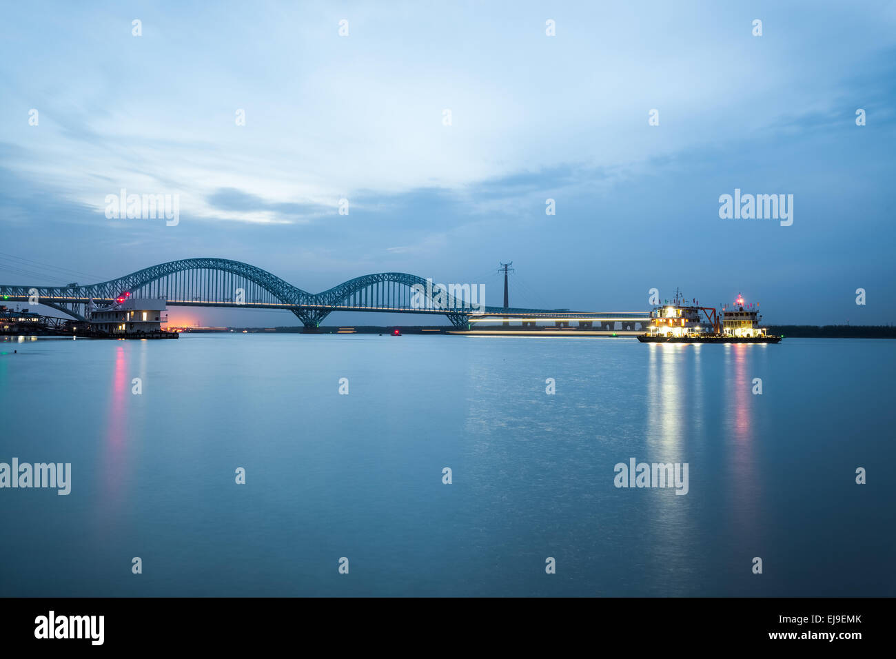 Nanjing railway Yangtze River bridge al tramonto Foto Stock