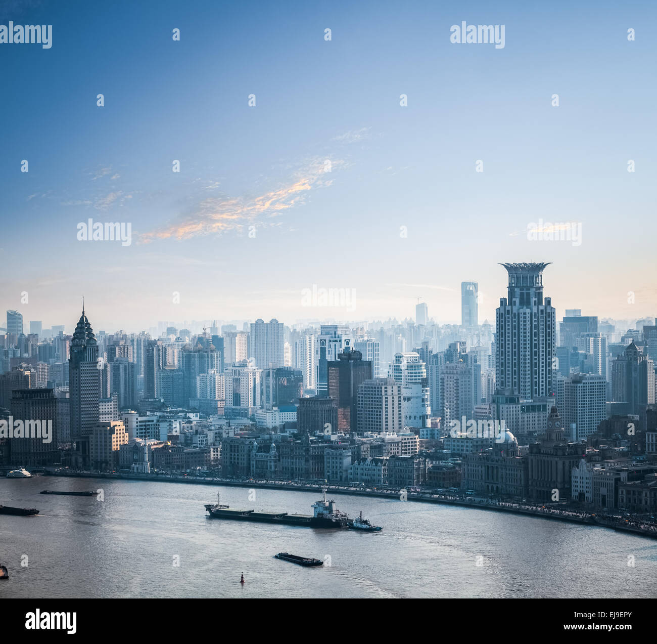 Primo piano della Shanghai al crepuscolo Foto Stock