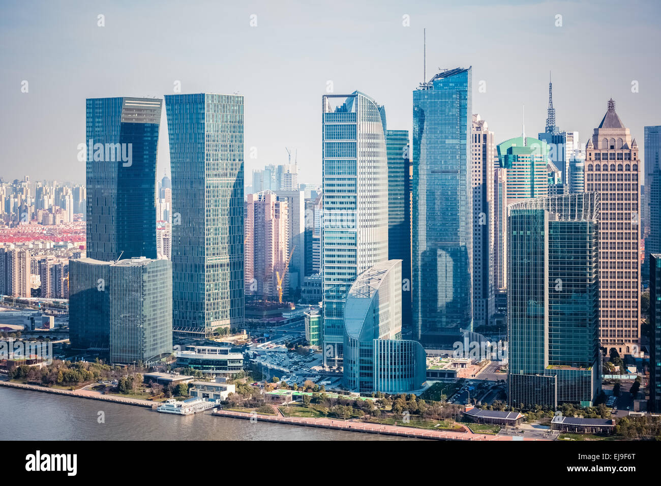 Edifici moderni a Shanghai il distretto finanziario Foto Stock
