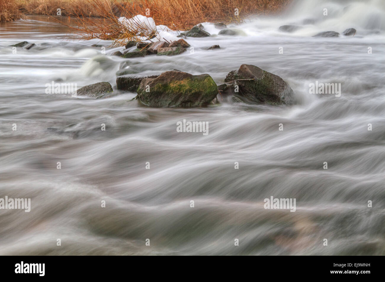 Fiume di autunno Foto Stock