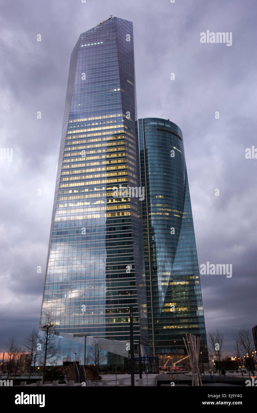 Torre Espacio, Torre de Cristal nella zona degli affari di Cuatro Torres, un quartiere degli affari di Madrid Foto Stock