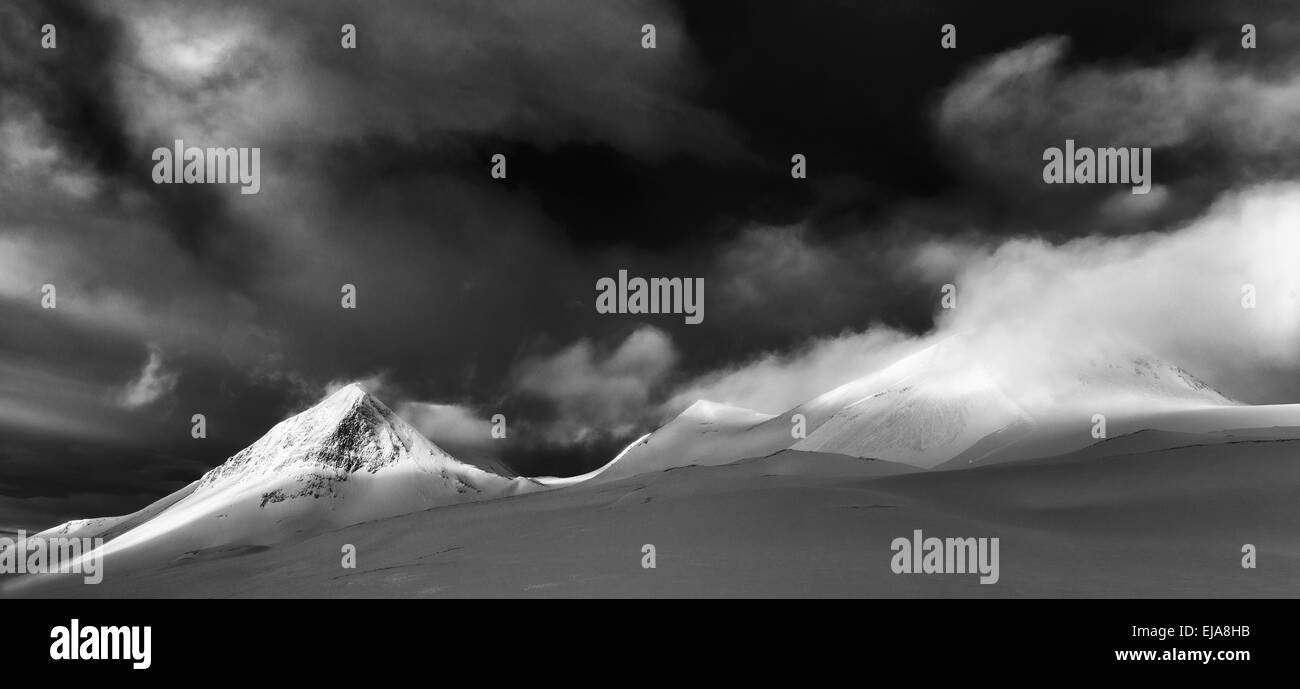 Montagne nella luce del mattino, Lapponia, Svezia Foto Stock