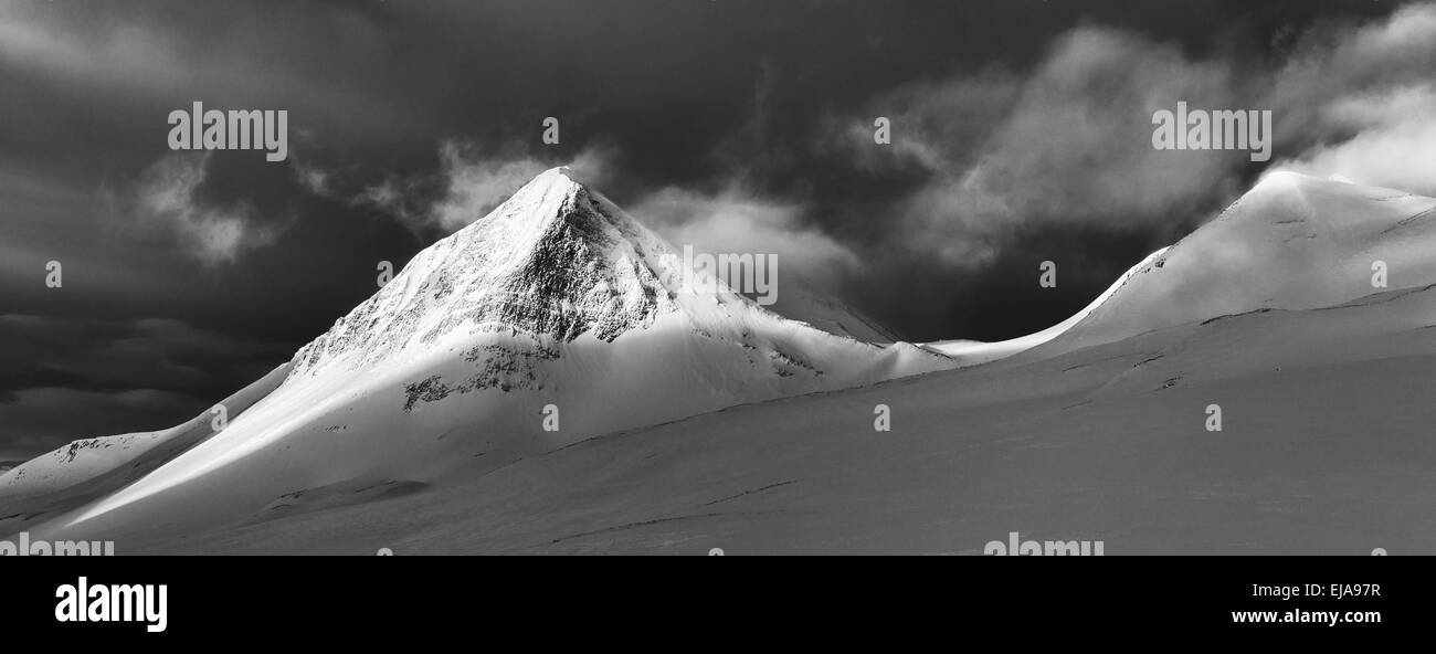 Montagne nella luce del mattino, Lapponia, Svezia Foto Stock