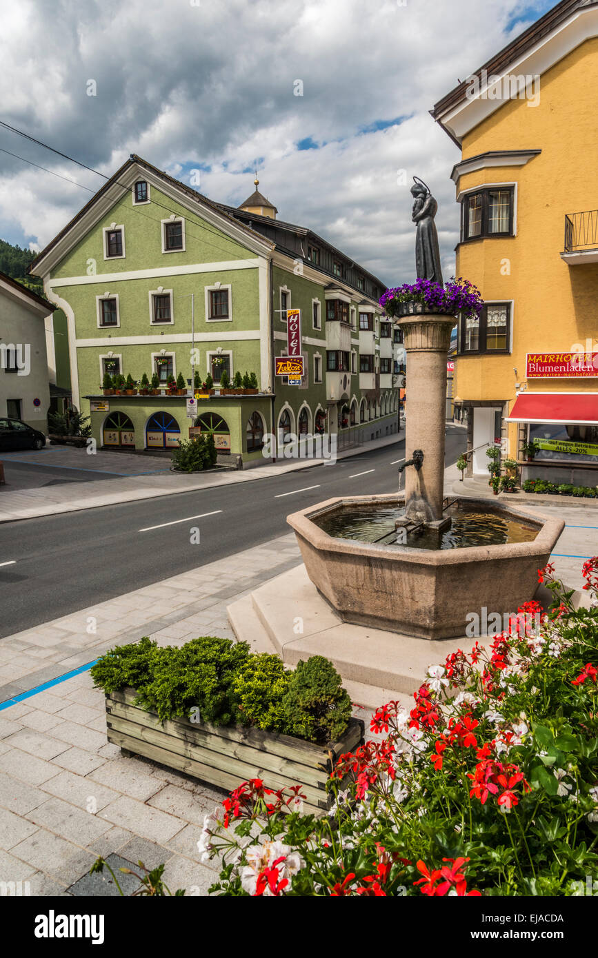 Austria, Tirol, Steinach am Brenner Street Scene e la vecchia strada per il Passo del Brennero e l'Italia Foto Stock