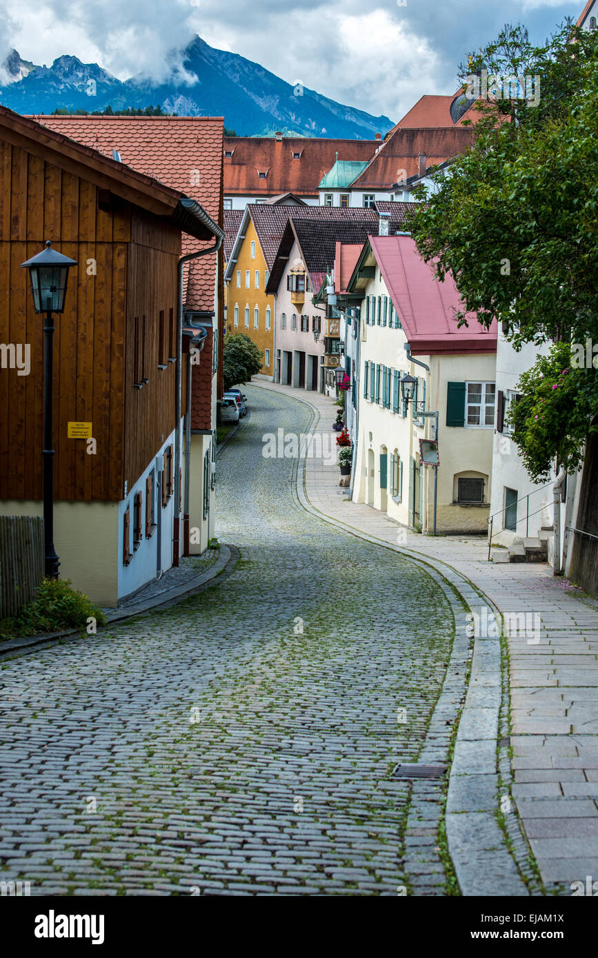 Medieval strada acciottolata - Fussen - Germania Foto Stock