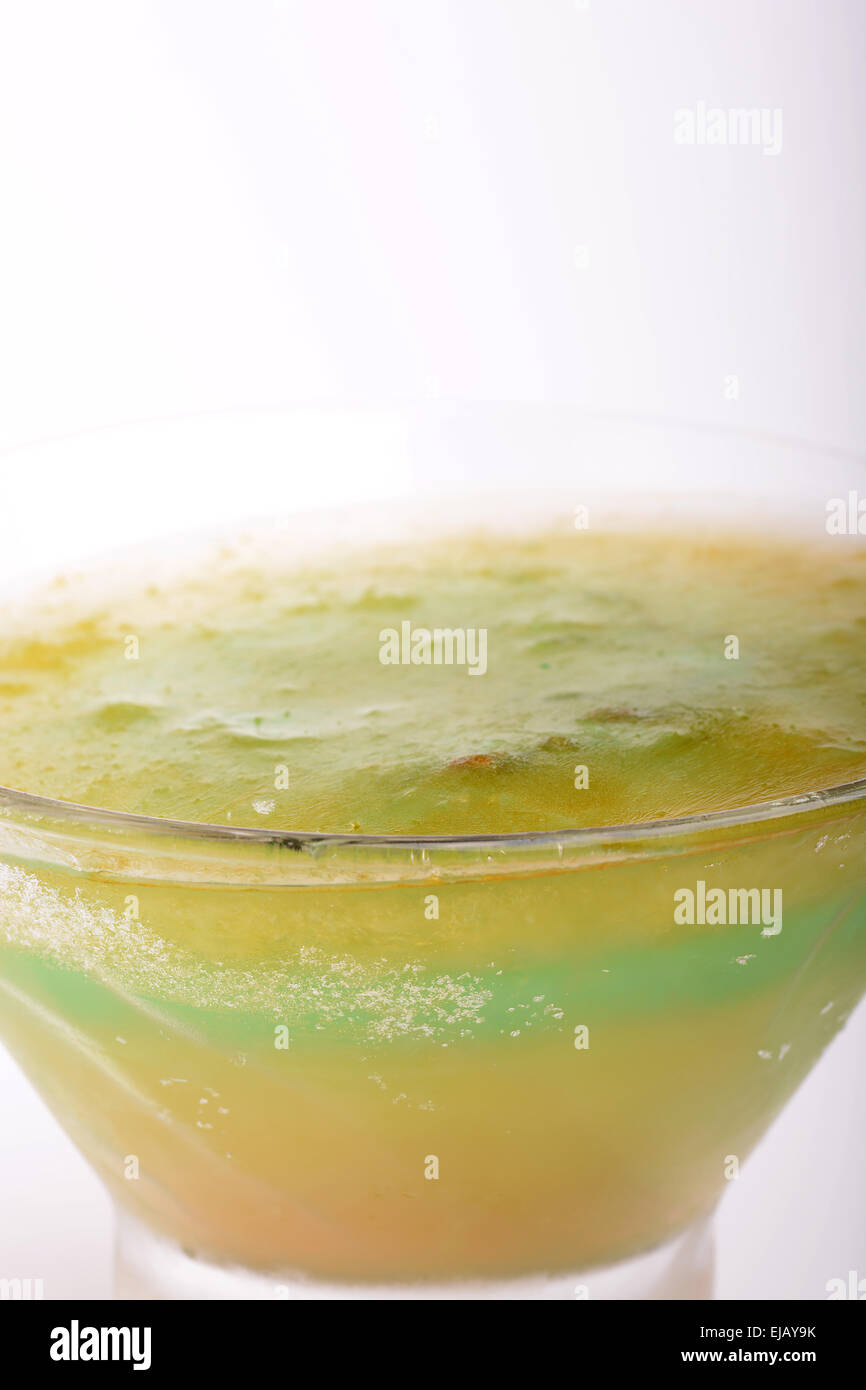 Bicchiere di molto bevanda fredda Foto Stock