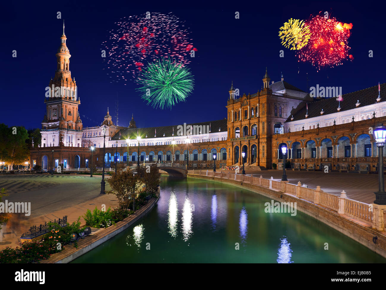 Fuochi d'artificio in Sevilla Spagna Foto Stock