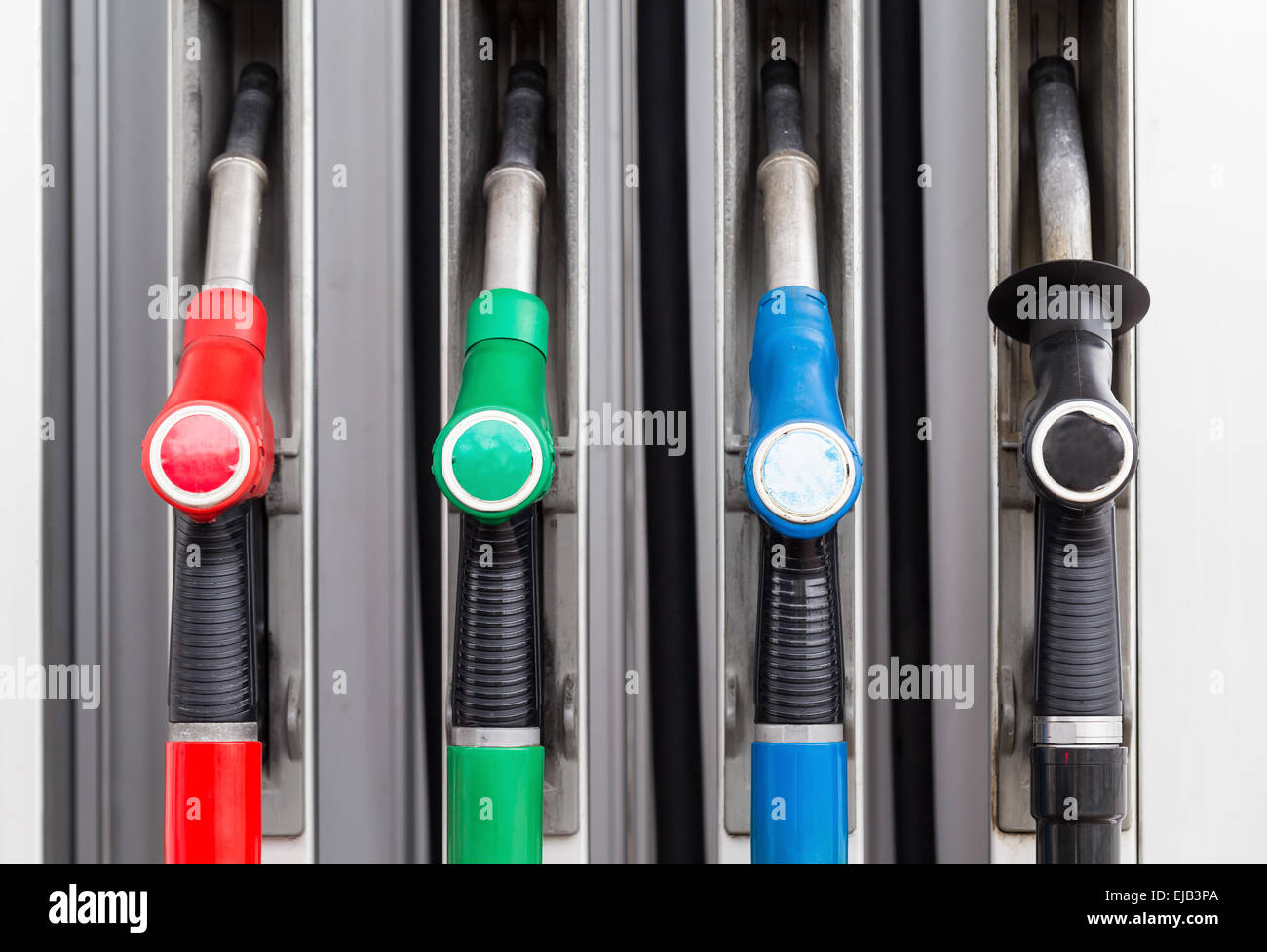 Le pompe del carburante sulla stazione di benzina industry Foto Stock