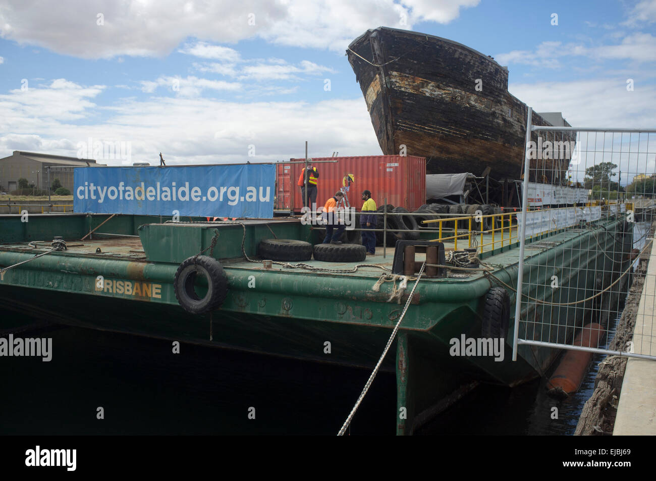 Adelaide Australia. Il 24 marzo 2015. Città di Adelaide costruito in Sunderland Regno Unito nel 1864 è uno dei due sopravvissuti clipper composito navi lungo con il Cutty Sark che è in fase di ripristino nel bacino di carenaggio in Adelaide. Città di Adelaide fornito servizio passeggeri tra il Regno Unito e Australia del Sud ed è chiamato dopo la città di Adelaide Foto Stock