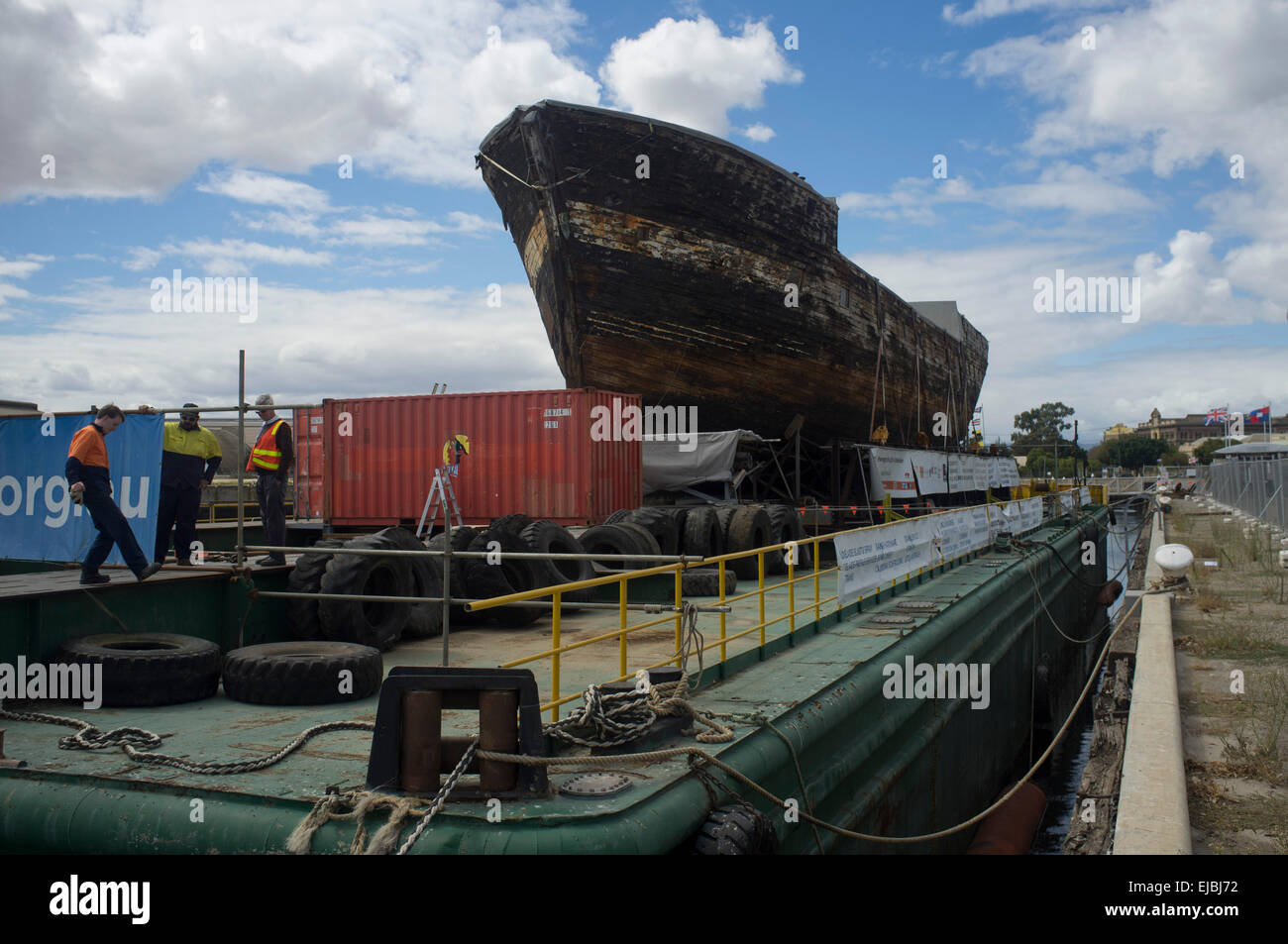 Adelaide Australia. Il 24 marzo 2015. Città di Adelaide costruito in Sunderland Regno Unito nel 1864 è uno dei due sopravvissuti clipper composito navi lungo con il Cutty Sark che è in fase di ripristino nel bacino di carenaggio in Adelaide. Città di Adelaide fornito servizio passeggeri tra il Regno Unito e Australia del Sud ed è chiamato dopo la città di Adelaide Foto Stock
