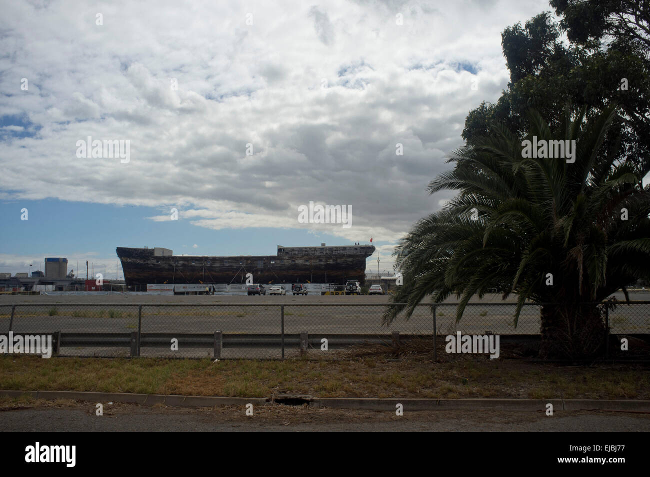 Adelaide Australia. Il 24 marzo 2015. Città di Adelaide costruito in Sunderland Regno Unito nel 1864 è uno dei due sopravvissuti clipper composito navi lungo con il Cutty Sark che è in fase di ripristino nel bacino di carenaggio in Adelaide. Città di Adelaide fornito servizio passeggeri tra il Regno Unito e Australia del Sud ed è chiamato dopo la città di Adelaide Foto Stock
