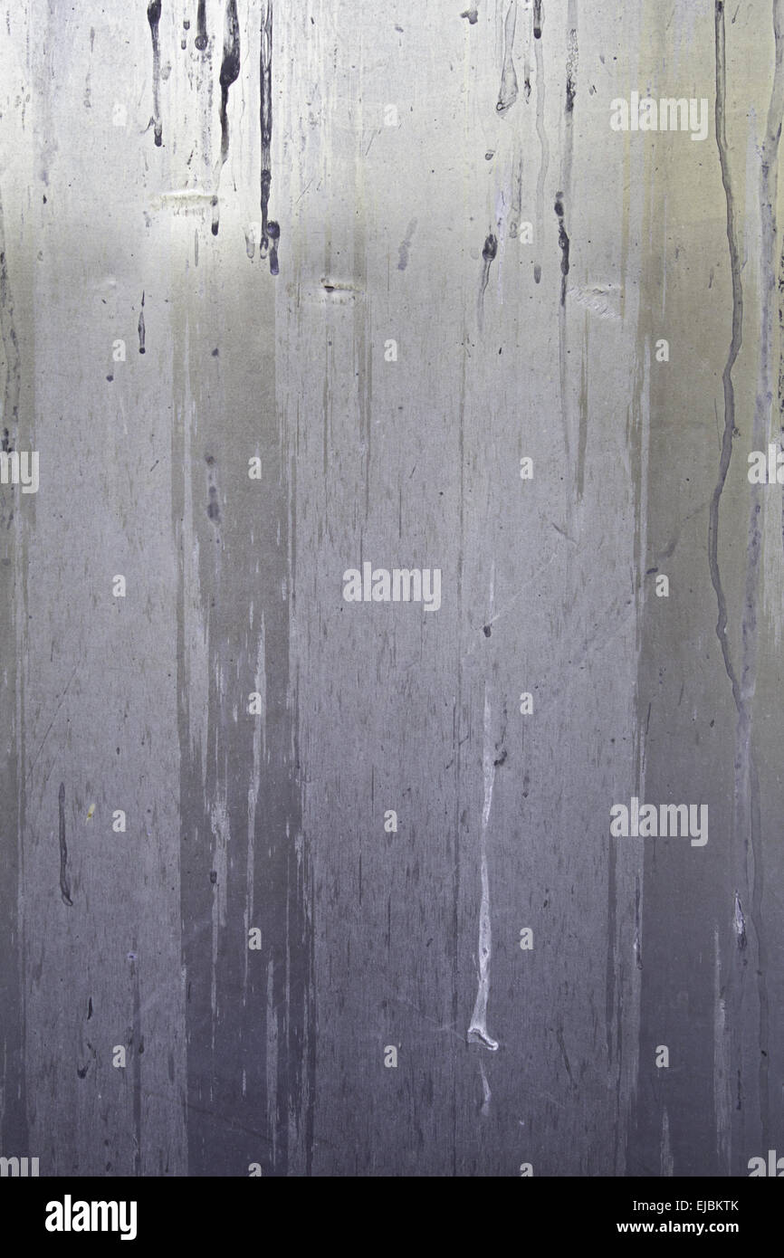 Facciata in metallo si è deteriorata in edilizia industriale Foto Stock