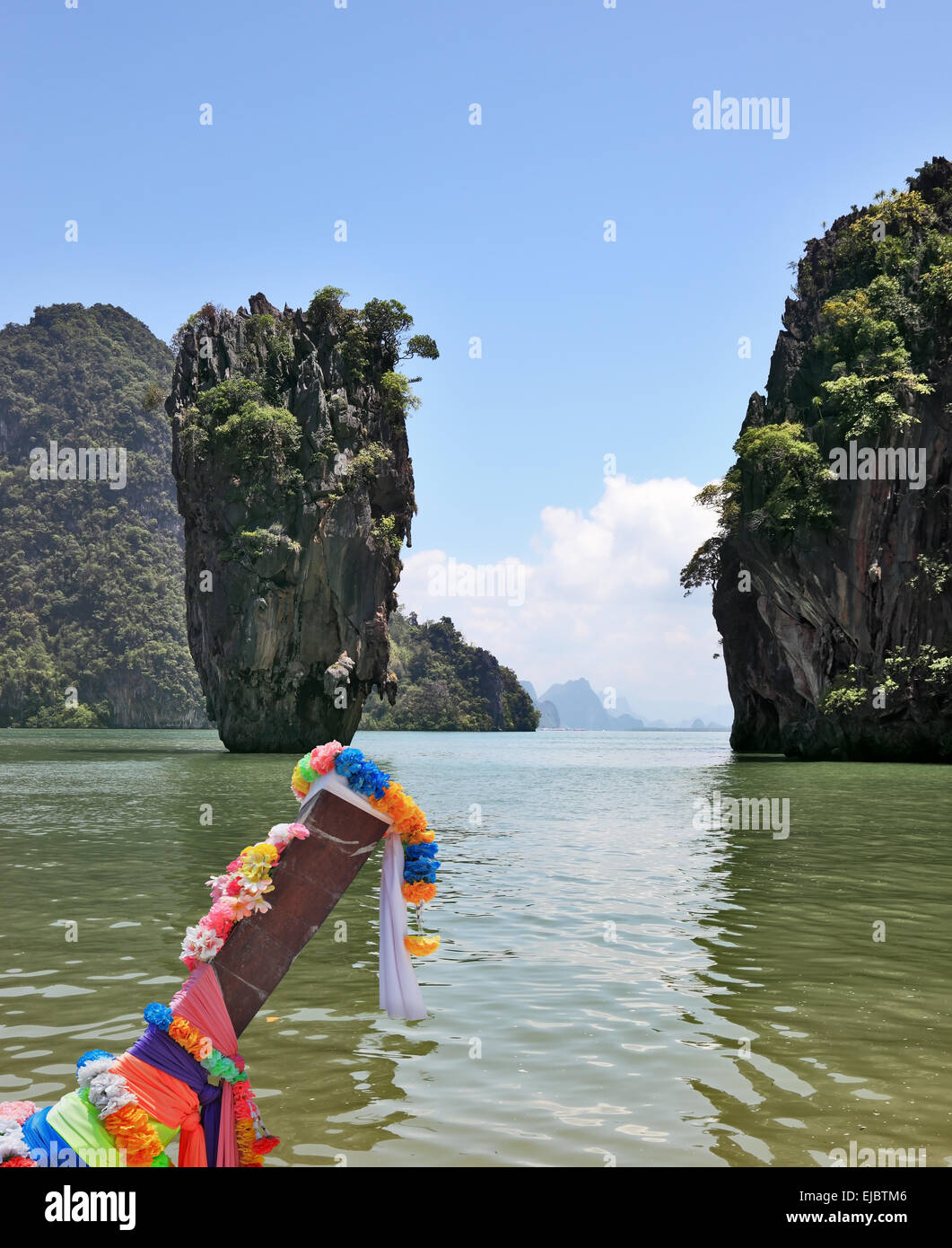 Le sciarpe di seta della barca Longtail Foto Stock