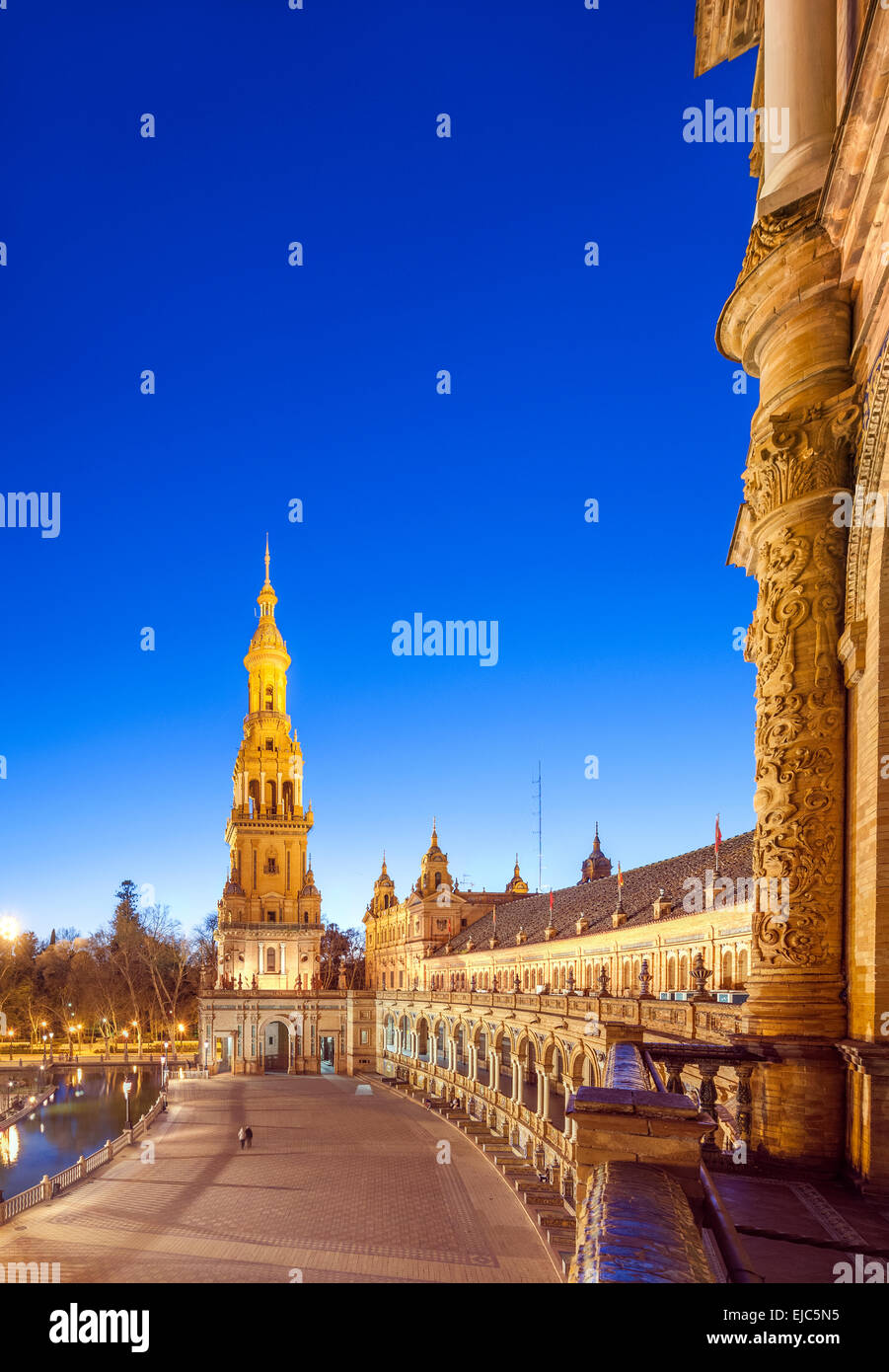 Plaza de Espana di Siviglia, Sevilla, Spagna di notte in primavera. Foto Stock