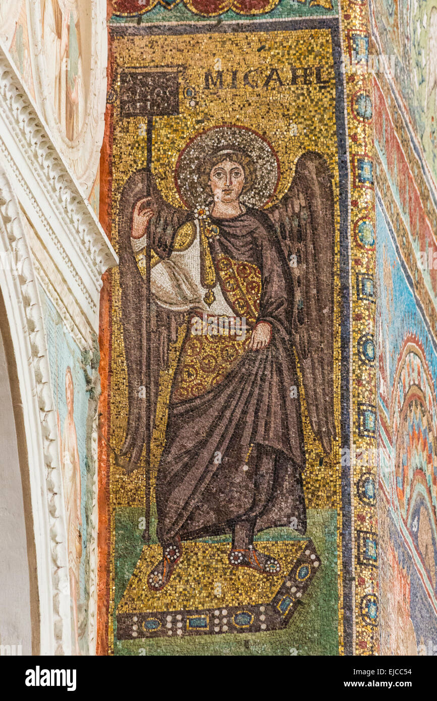 Dettaglio del mosaico di San Michele Arcangelo della Basilica di Sant'Apollinare in Classe