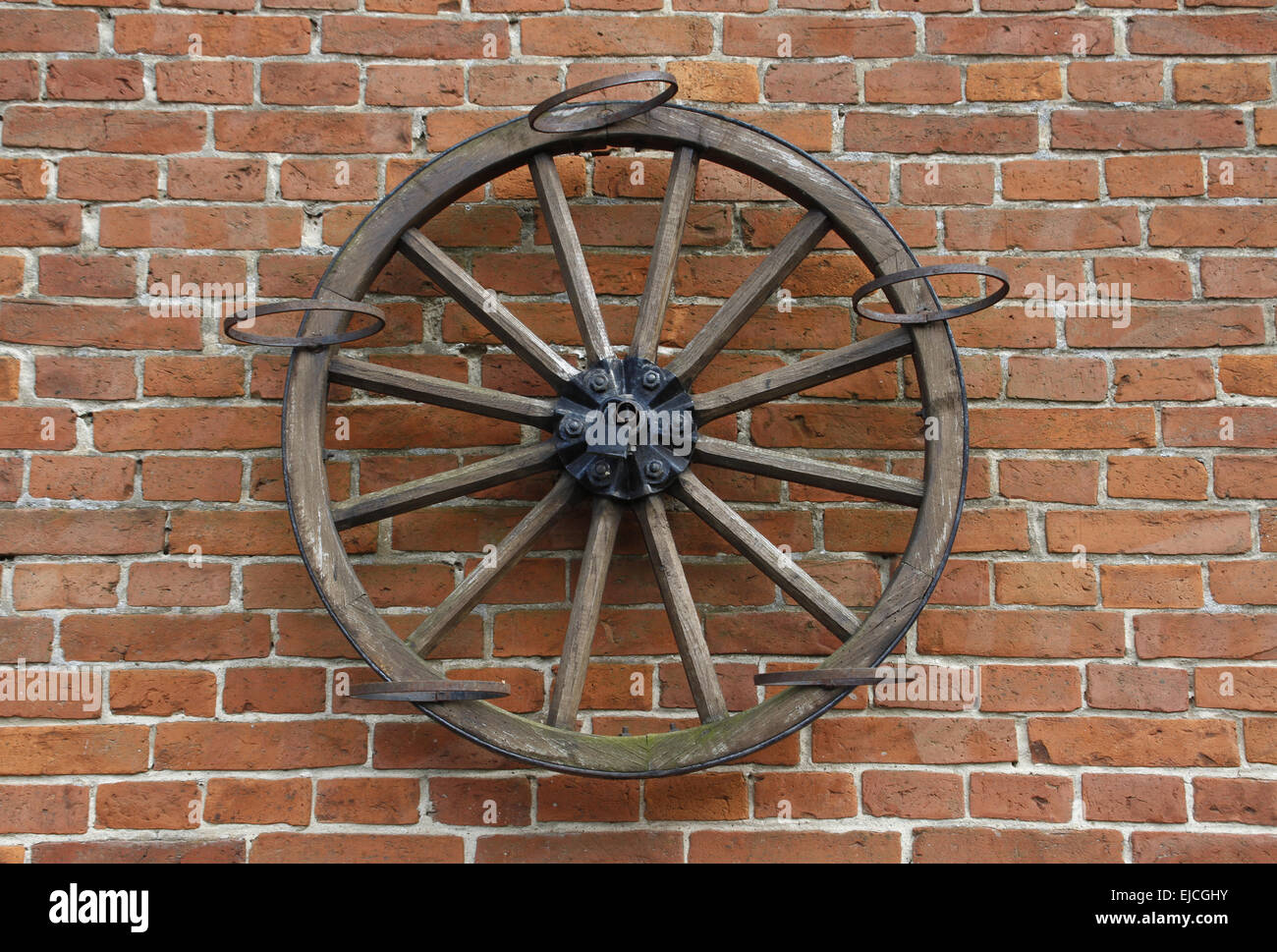 Vecchia ruota di carro Foto Stock