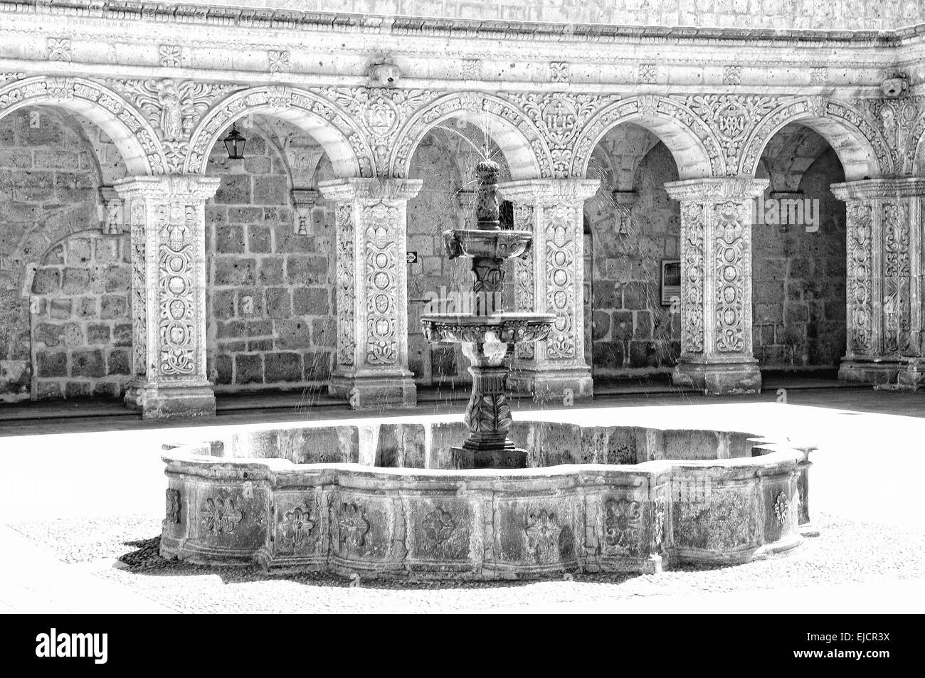 Fontana della Chiesa de La Compania Arequipa Perù Foto Stock