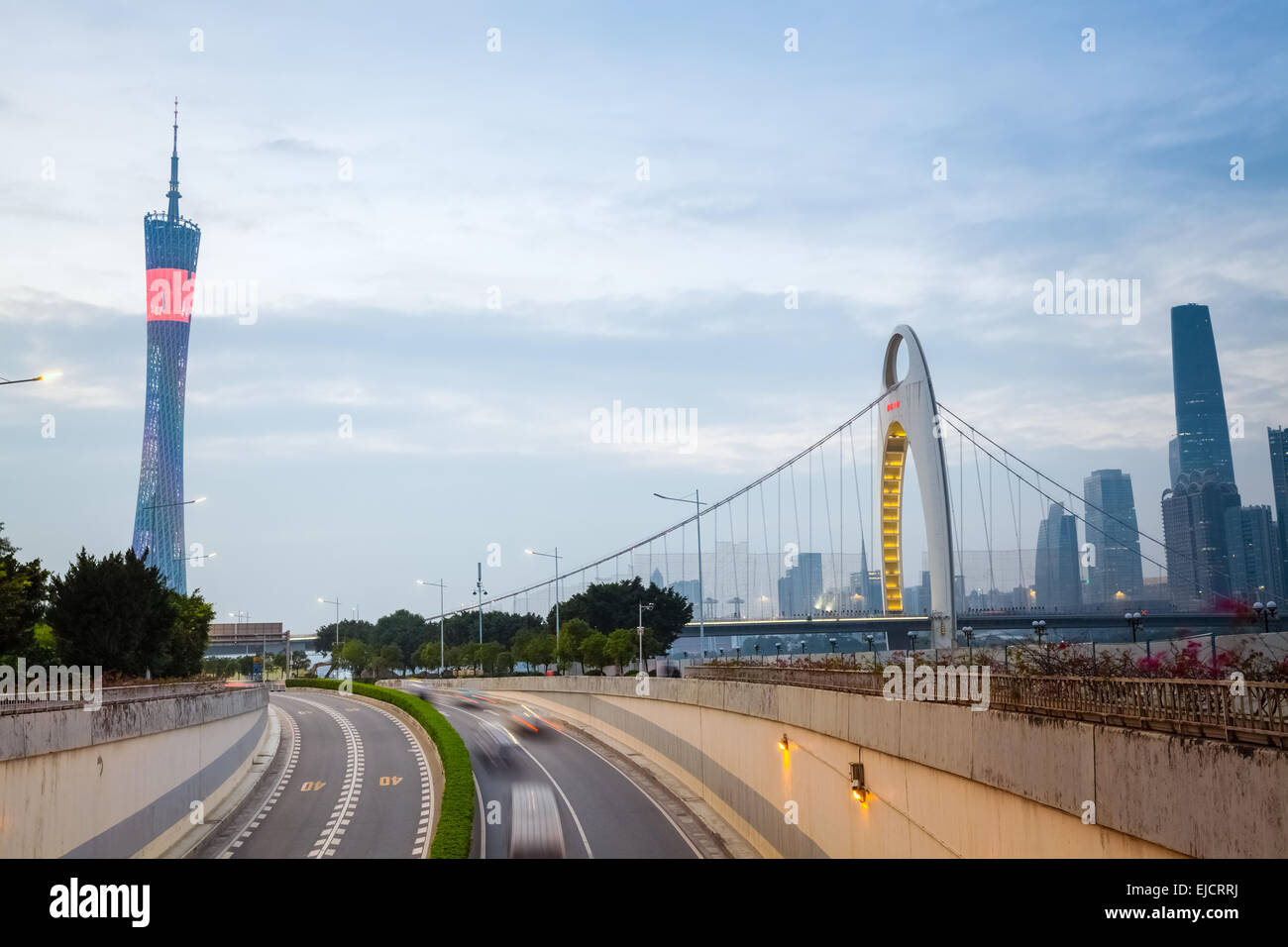 Guangzhou moderno al crepuscolo Foto Stock