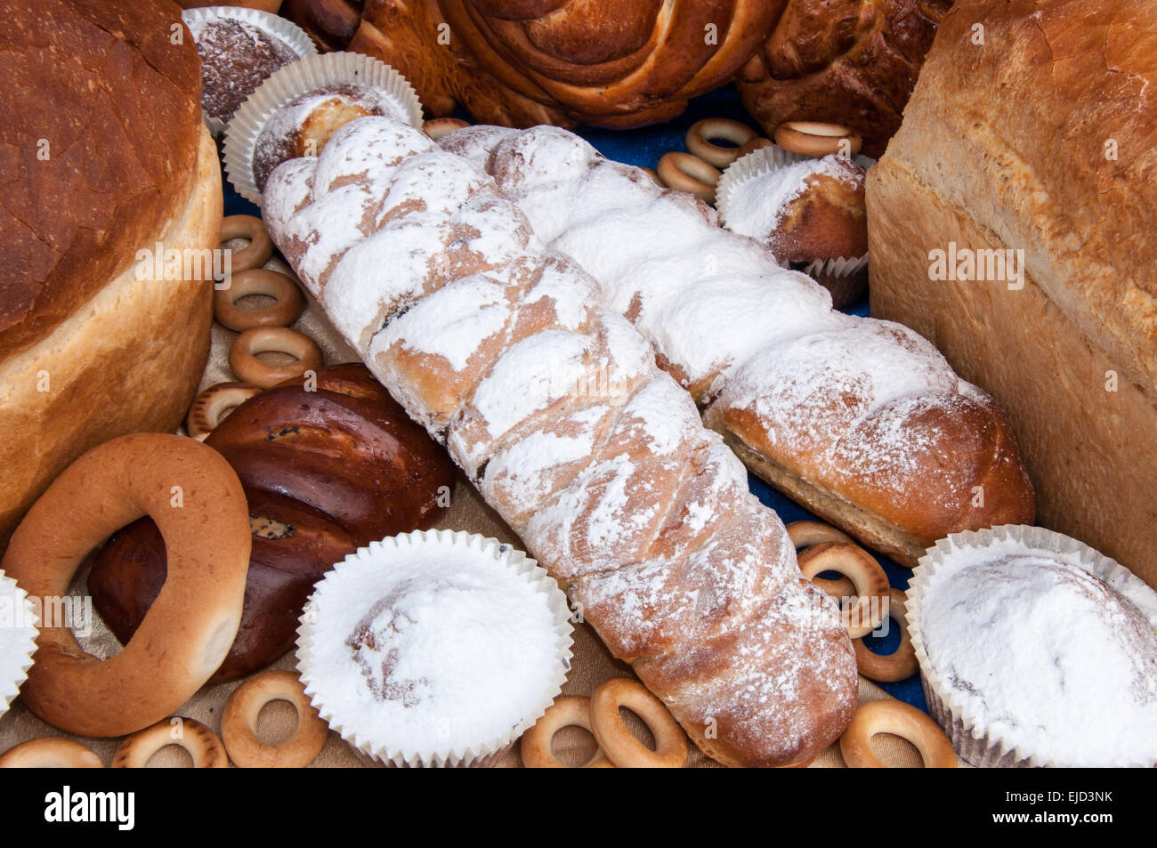 Il pane sono il pane bianco, il prodotto di bassa umidità, torta, donut Foto Stock