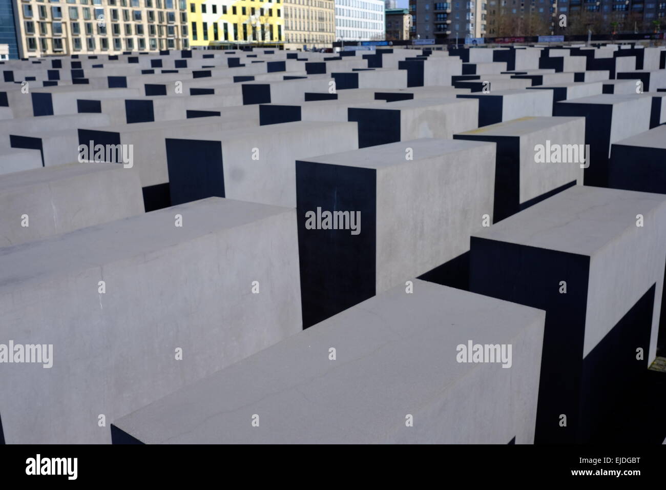 Berlino, Memoriale dell Olocausto in una giornata di sole Foto Stock