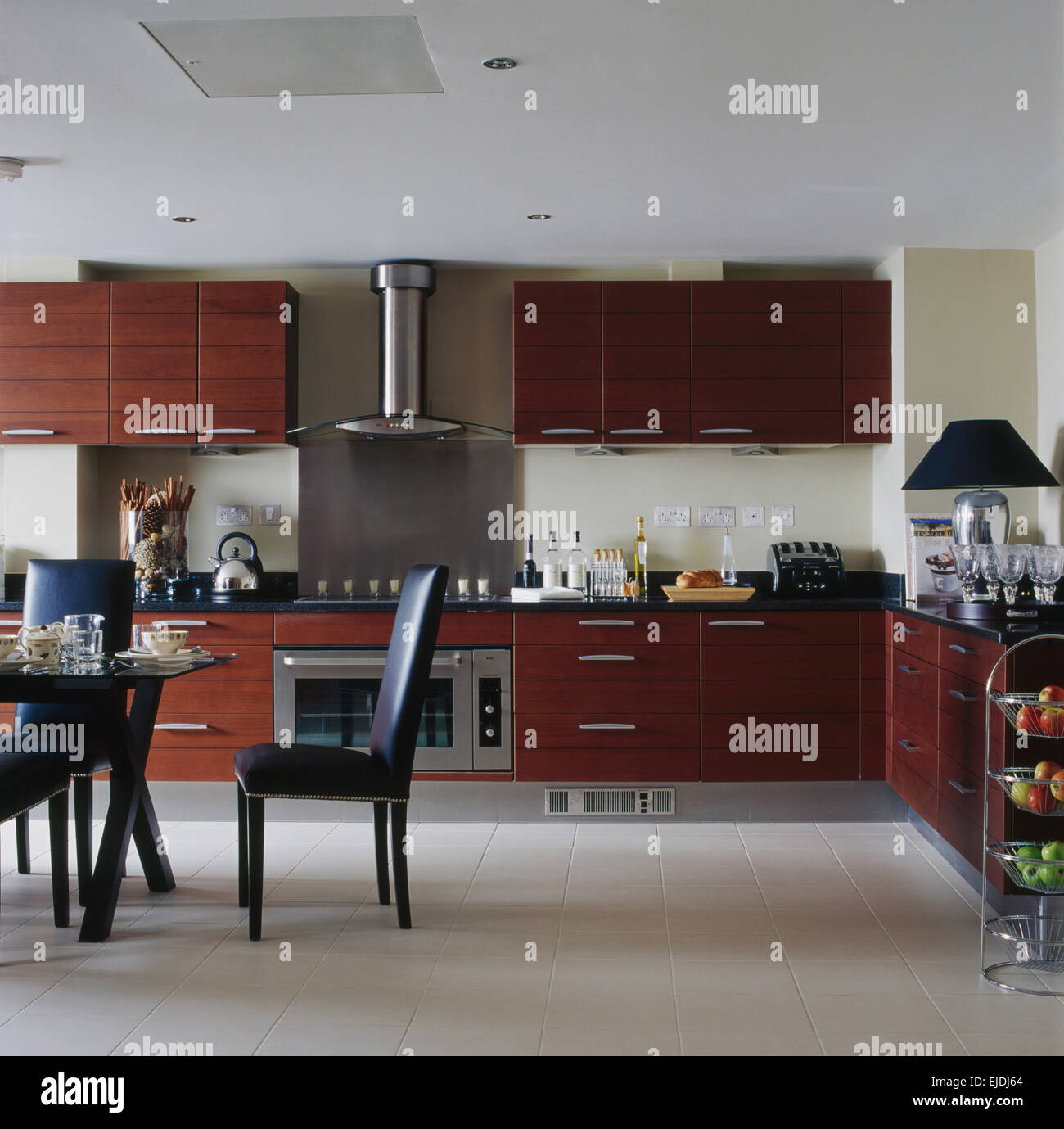 Arredamento in ceramica immagini e fotografie stock ad alta risoluzione -  Alamy