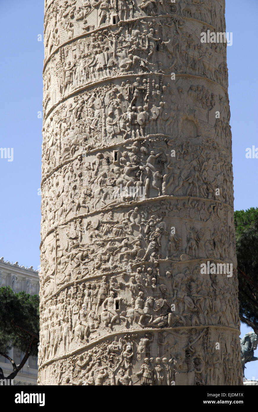 Dettaglio della Colonna di Traiano, Fori Imperiali di Roma. Foto Stock