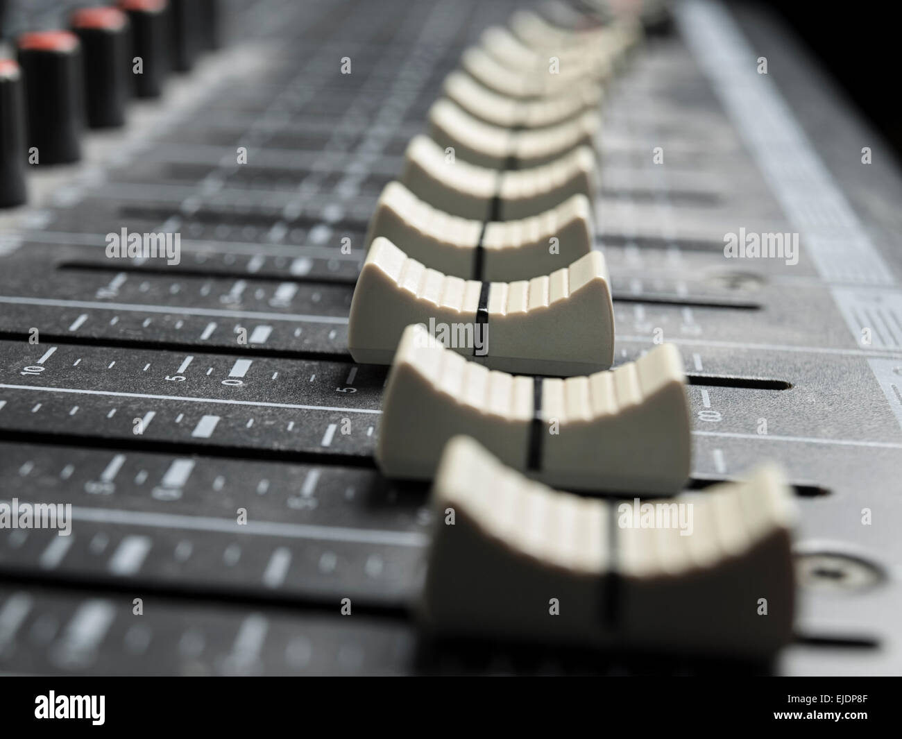 Scheda di miscelazione i fader , per la musica e il suono , temi di intrattenimento Foto Stock