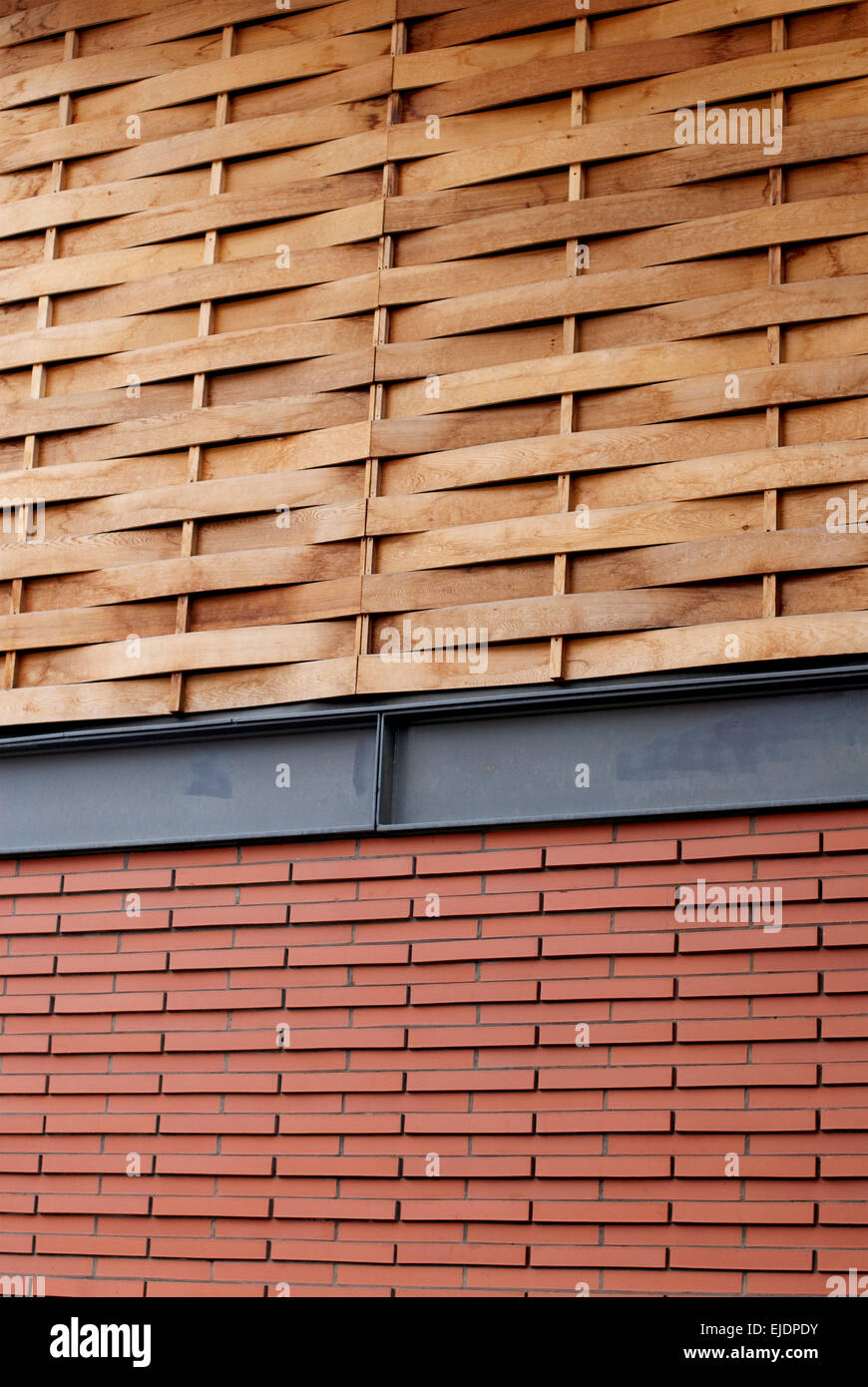 Immagine che mostra il contrasto dei materiali da costruzione utilizzati nella costruzione del Moro il mercato coperto di Sheffield. Foto Stock