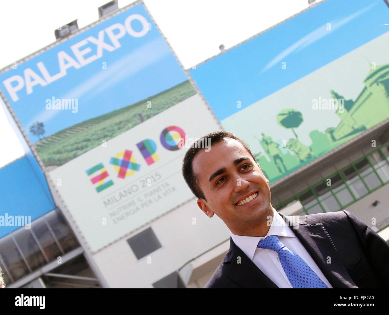 Verona, Italia. 23 marzo, 2015. Il nostro Vice-presidente della Camera dei Deputati Luigi Di Maio dietro di lui le parole Expo Milano 2015 Lunedì 23 Marzo 2015 Credit: Andrea Spinelli/Alamy Live News Foto Stock