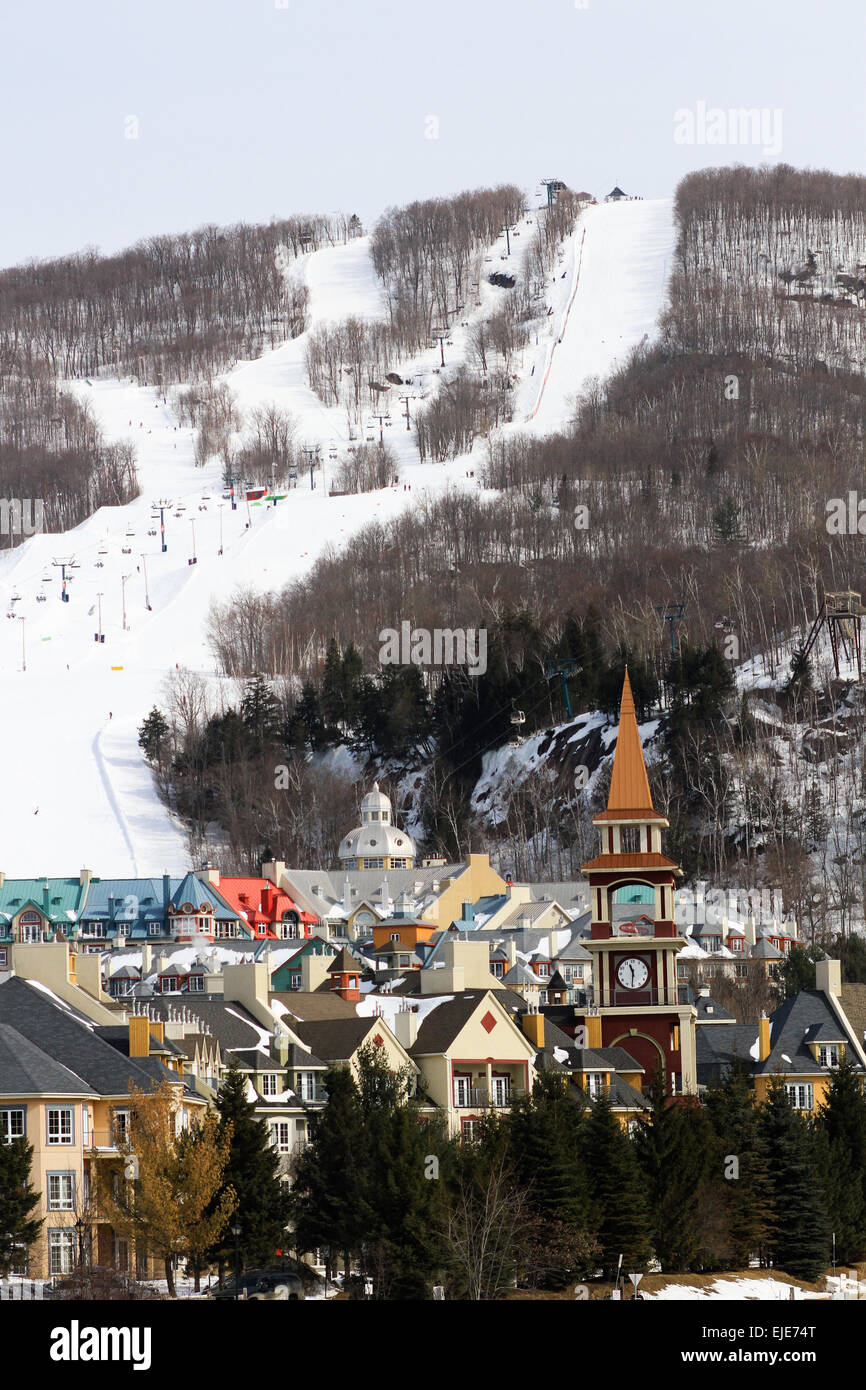 Mont-Tremblant ski resort in Québec, Canada. Foto Stock