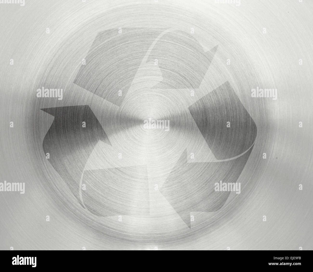 Riciclare il segno circolare su piastra metallica sfondo texture Foto Stock