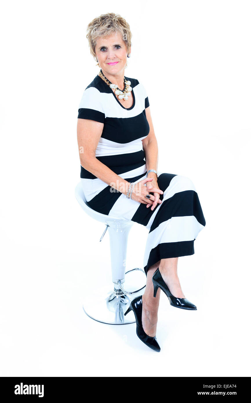 Senior donna casual style ritratto, studio shot, isolato su sfondo bianco Foto Stock