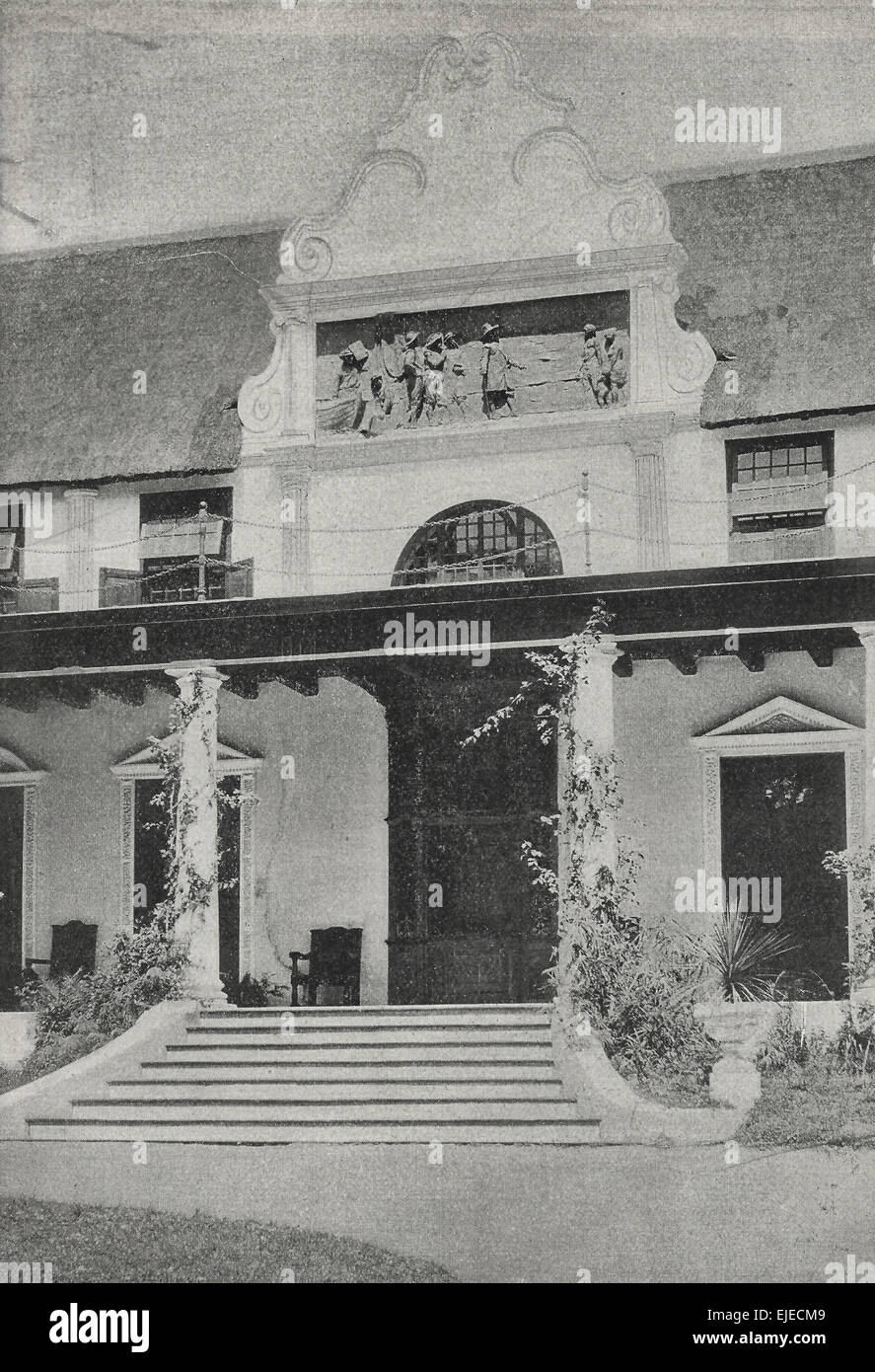 La porta anteriore di Cecil Rhodes' Home - su questo bel portale di bronzo a bassorilievo di Tweed, che rappresenta lo sbarco di Van Riebeek in Table Bay nel 1652 Foto Stock