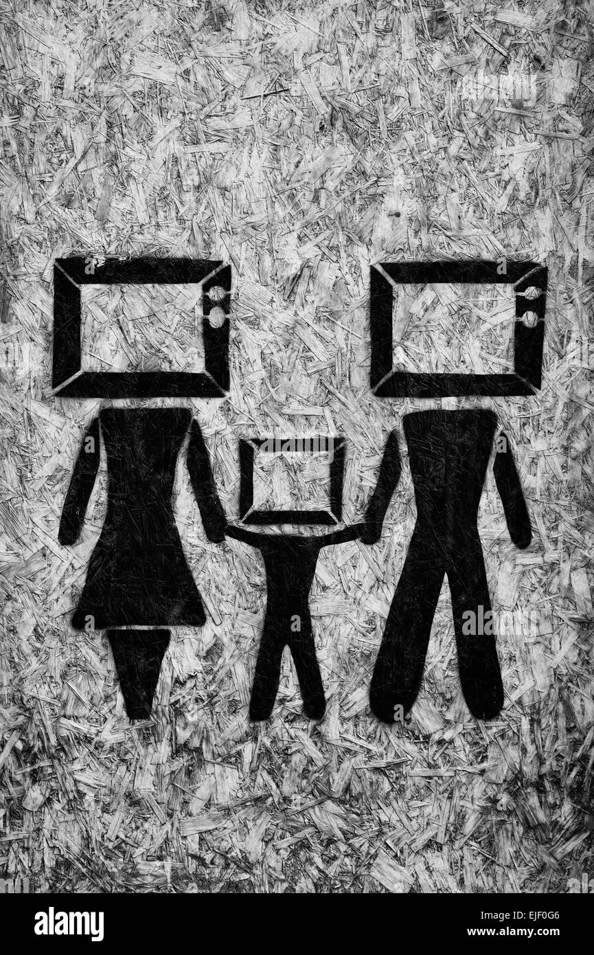 TV famiglia testa graffiti su un intavolato finestra in un vecchio edificio industriale. Una dichiarazione di urbano di una schermata di cultura. Scozia Foto Stock