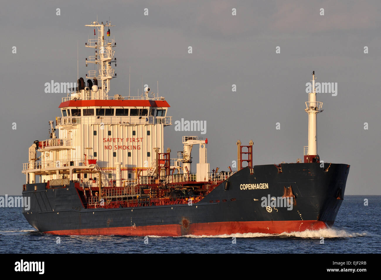 Chimica/Olio prodotti Tanker Copenhagen in entrata al fiordo di Kiel Foto Stock