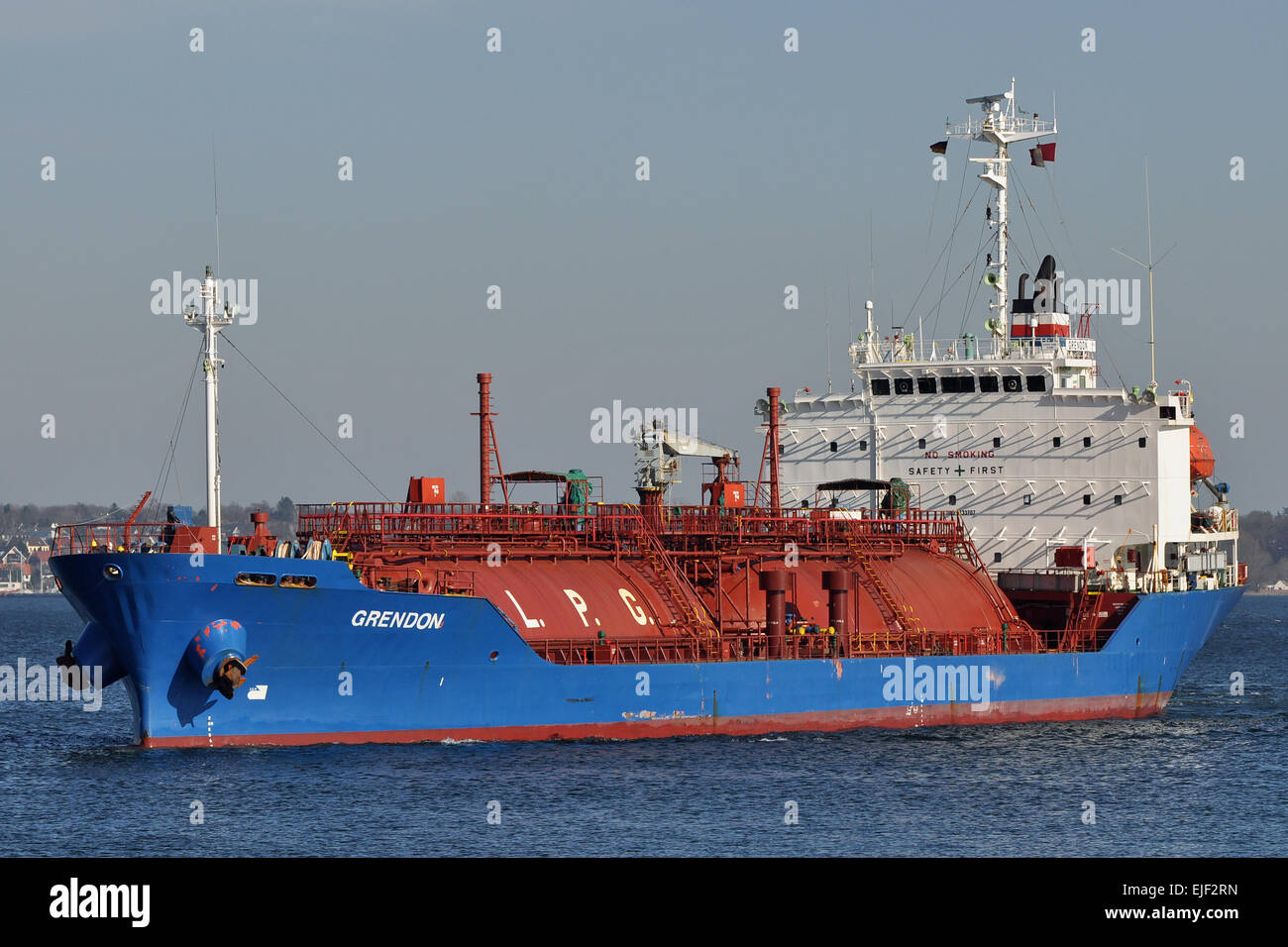 Il GPL-Carrier Grendon entrando Holtenau blocca in Kiel Foto Stock