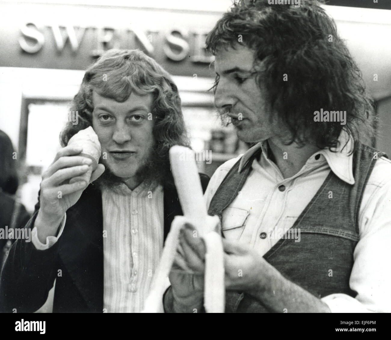 SLADE UK pop rock gruppo a New York nel 1973. Noddy titolare a sinistra con Don Powell Foto Stock