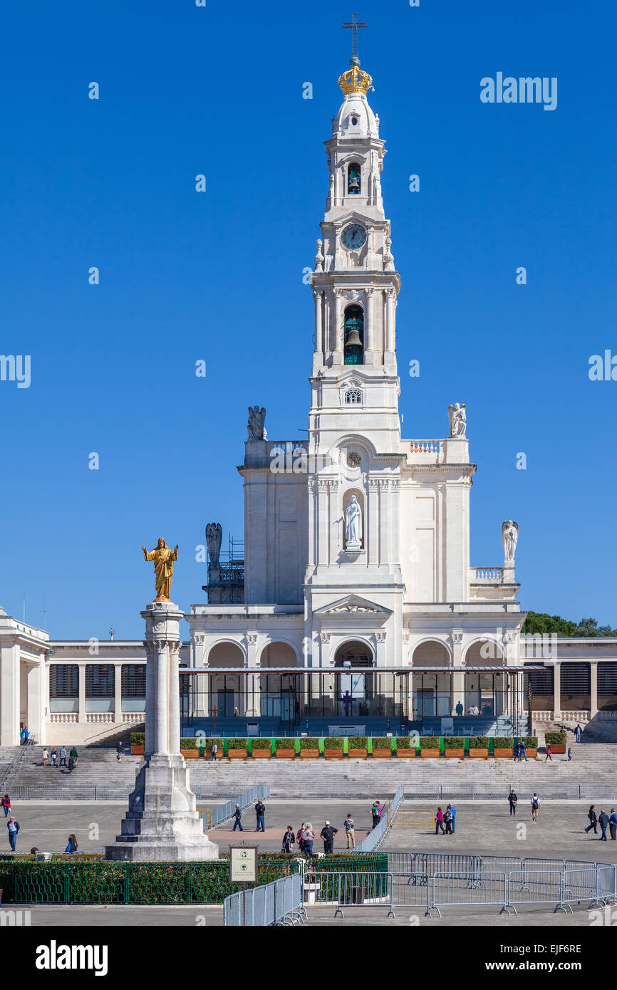 Santuario di Fatima, Portogallo. Basilica di Nostra Signora del Rosario e del Sacro Cuore di Gesù un monumento Foto Stock